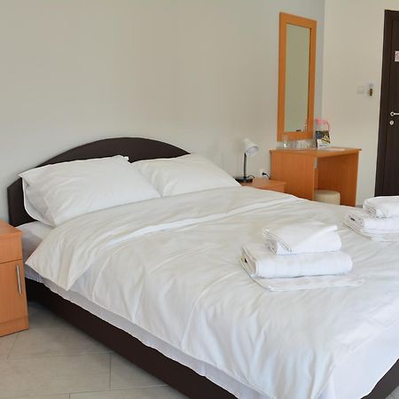 Deltix Apartments Vrsac Ngoại thất bức ảnh